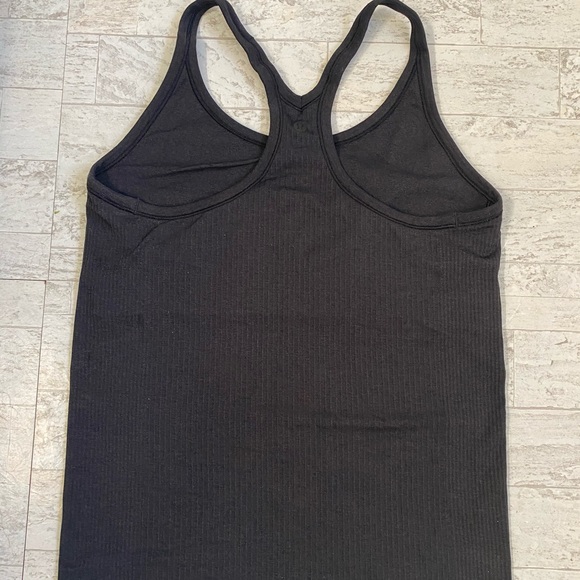 Lululemon Razorback Tank - Picture 4 of 4